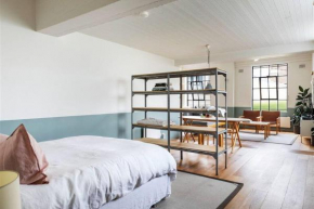 Spacious studio apt Darlinghurst Sydney